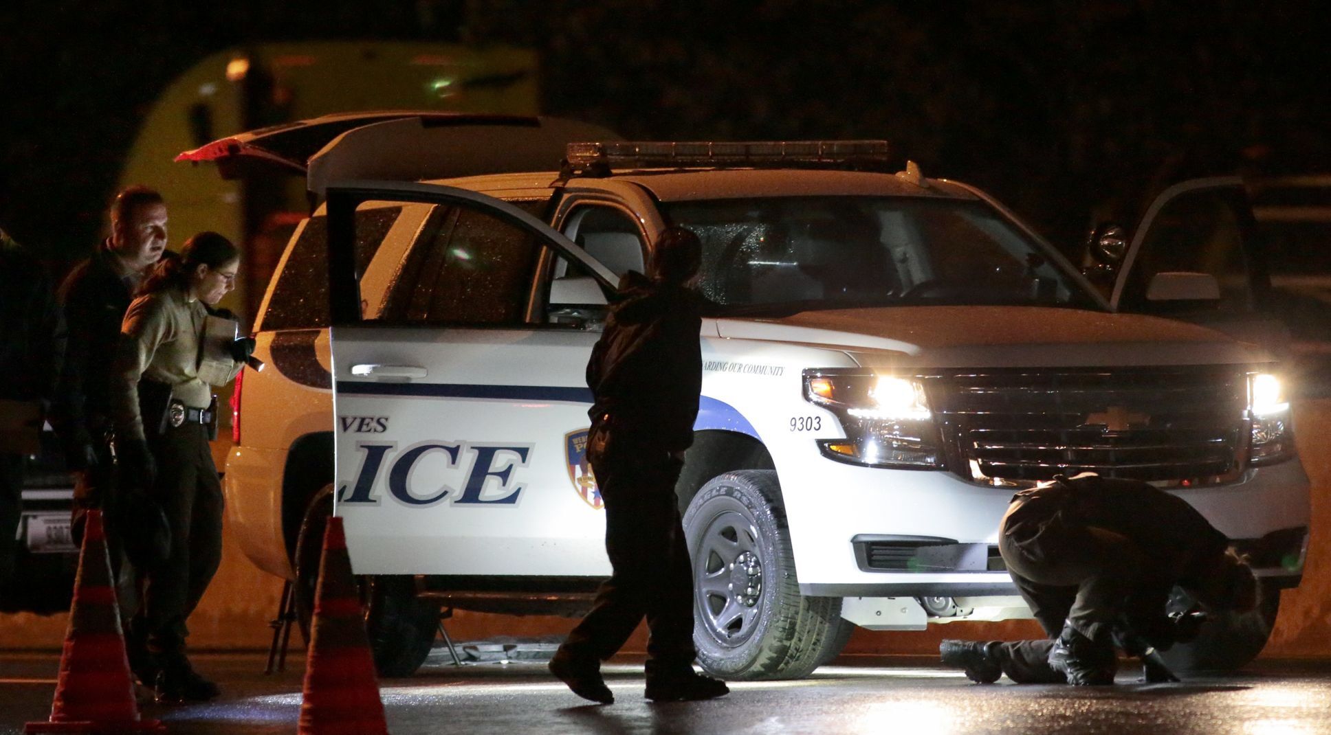 Officer shot on Interstate 44 in Webster Groves